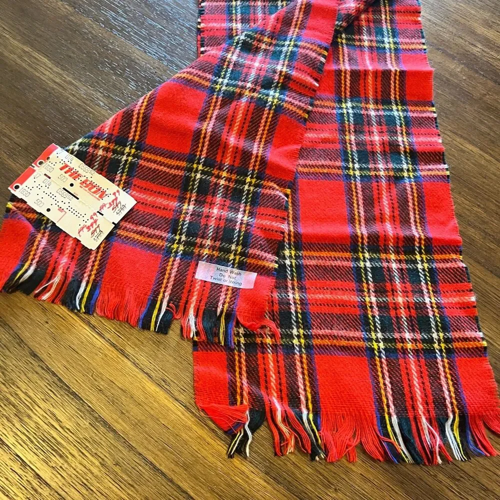 New Vintage Fringe Mans wool scotland Scarf red plaid 44